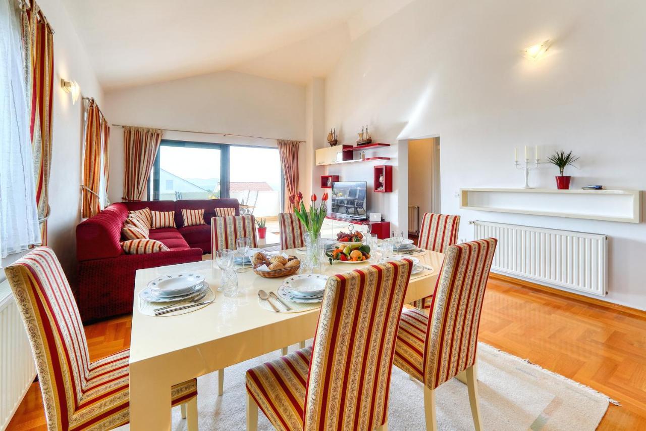 Apartment Topesa 1 *