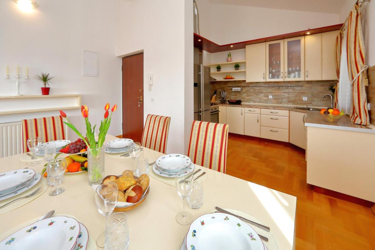 Topesa 1 Apartment