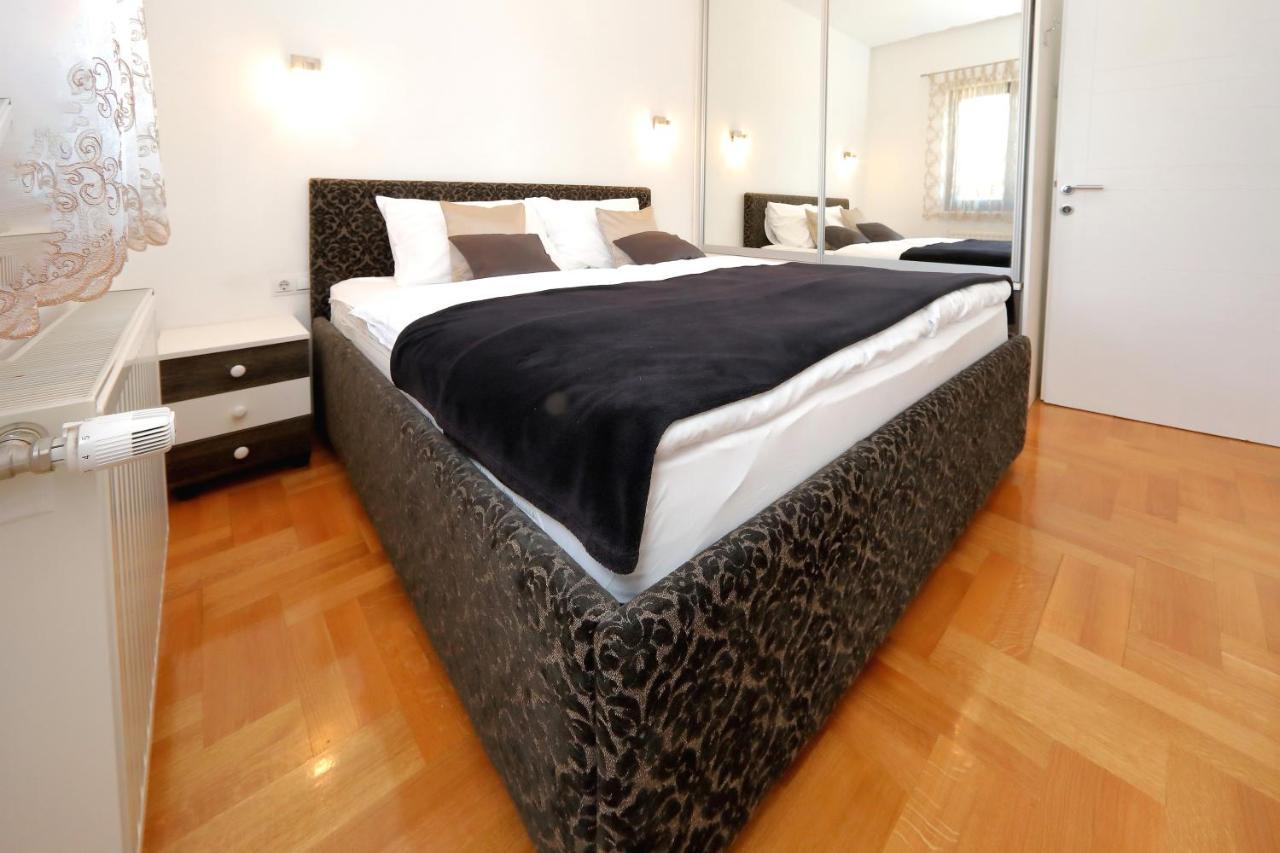Topesa 1 Apartment