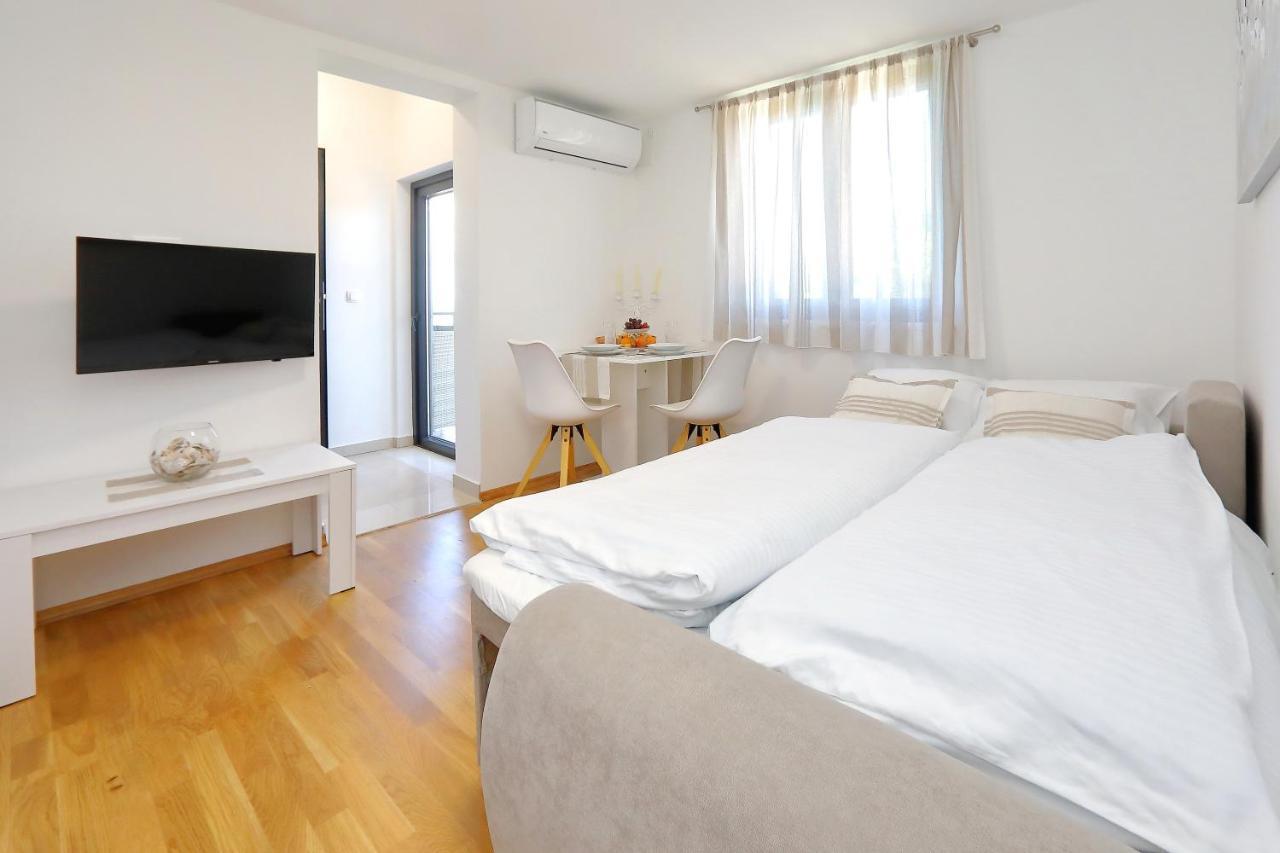 Topesa 1 Apartment *