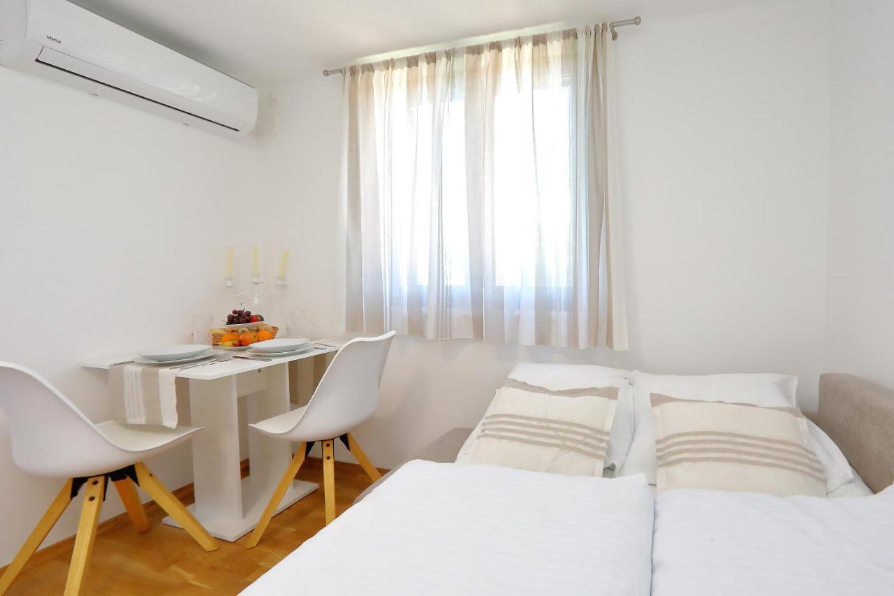 Topesa 1 Apartment *