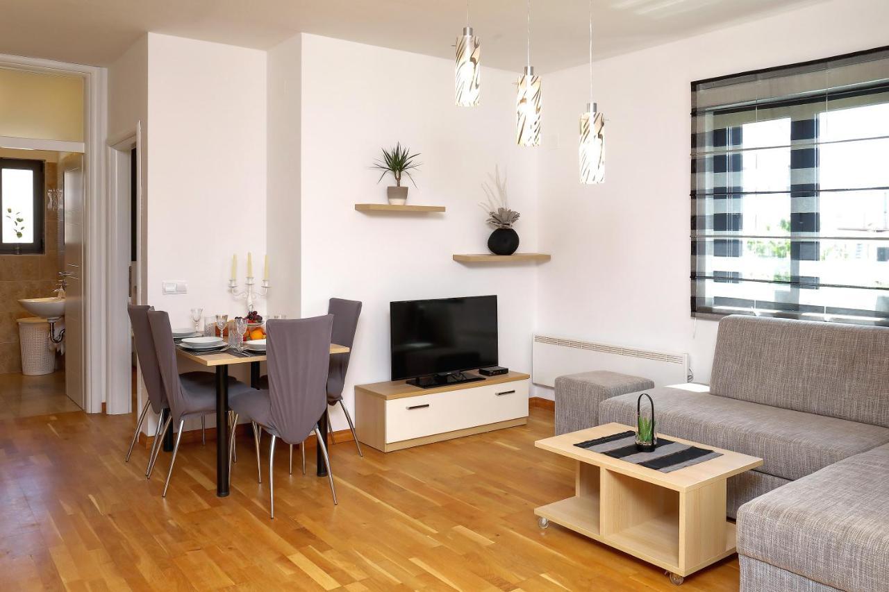 Topesa 1 Apartment *